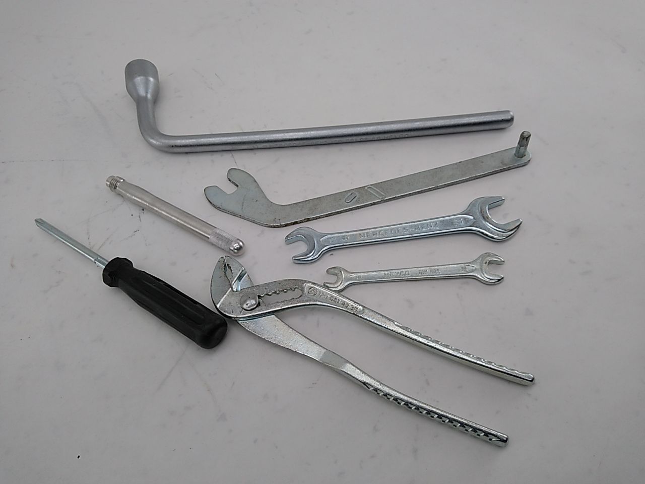 Mercedes CLK430 Spare Tire Tool Set