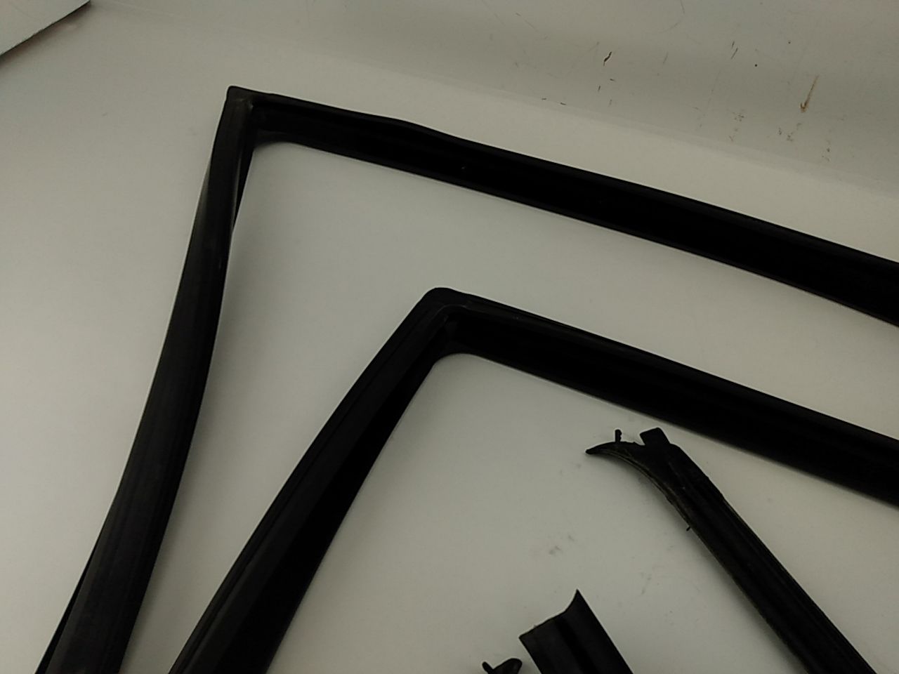 Volvo V70 Set Of Door Window Seals