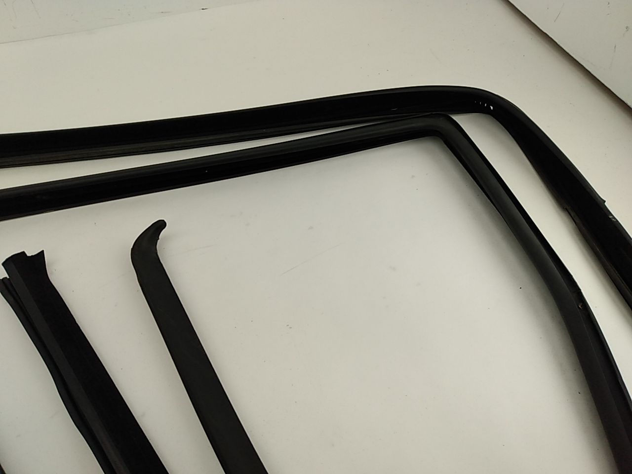 Volvo V70 Set Of Door Window Seals