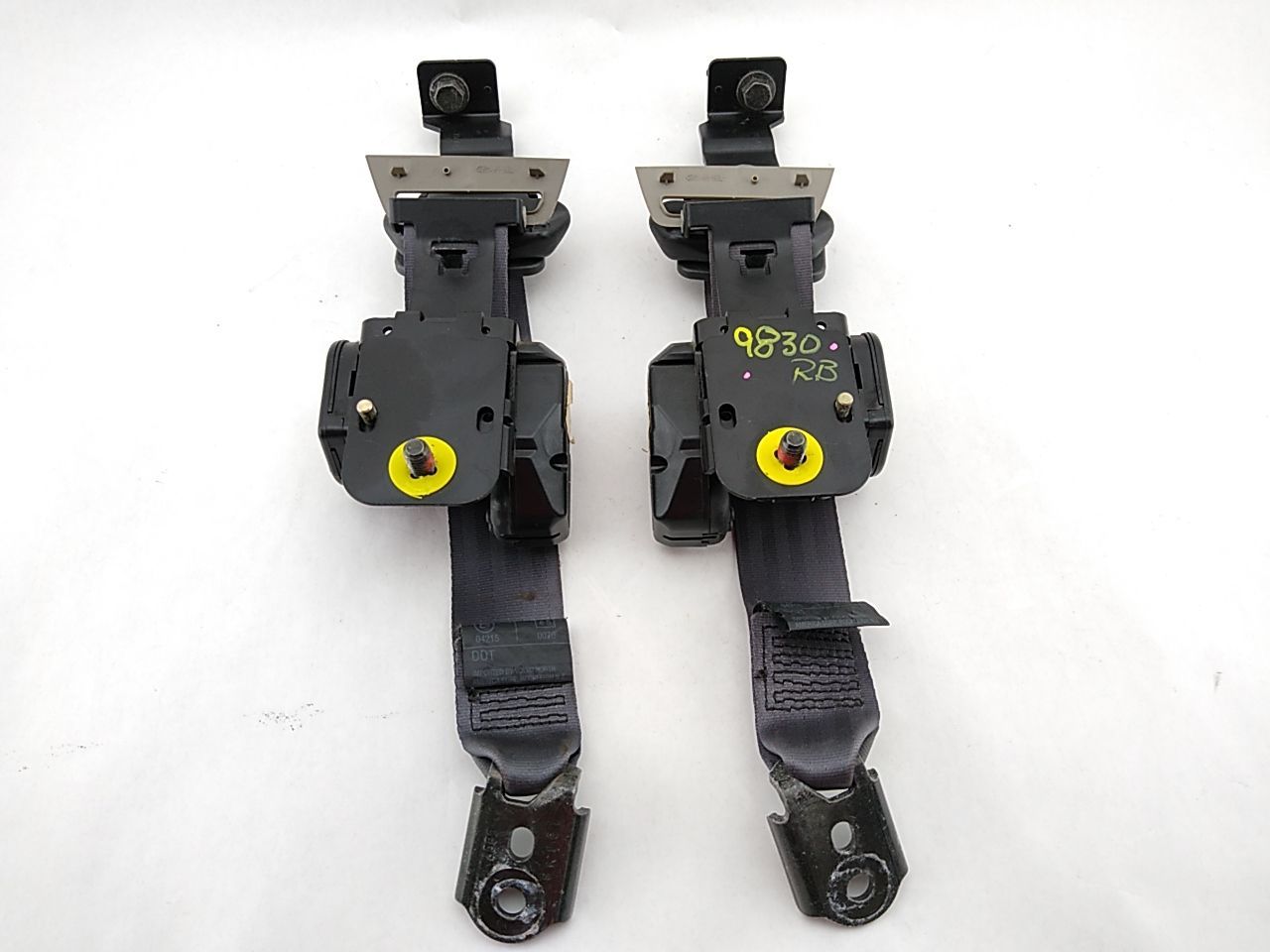 Volvo V70 Set Of Rear Seat Belt Retractors - 0