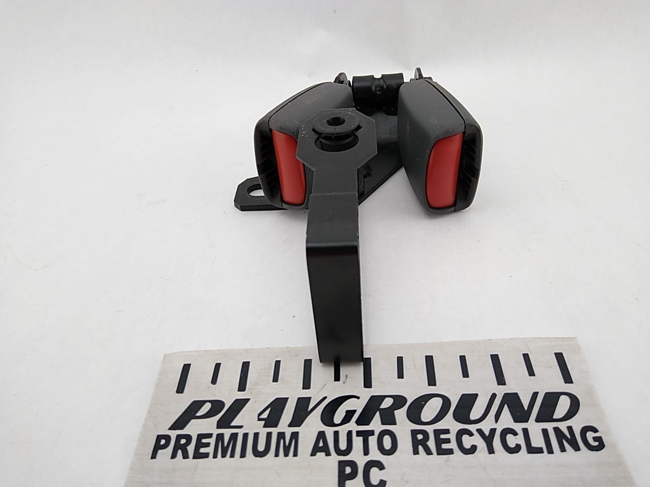 Volvo V70 Rear Center Seat Belt Buckles