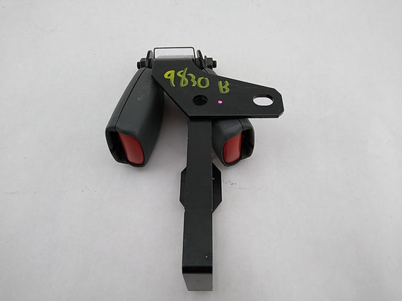 Volvo V70 Rear Center Seat Belt Buckles