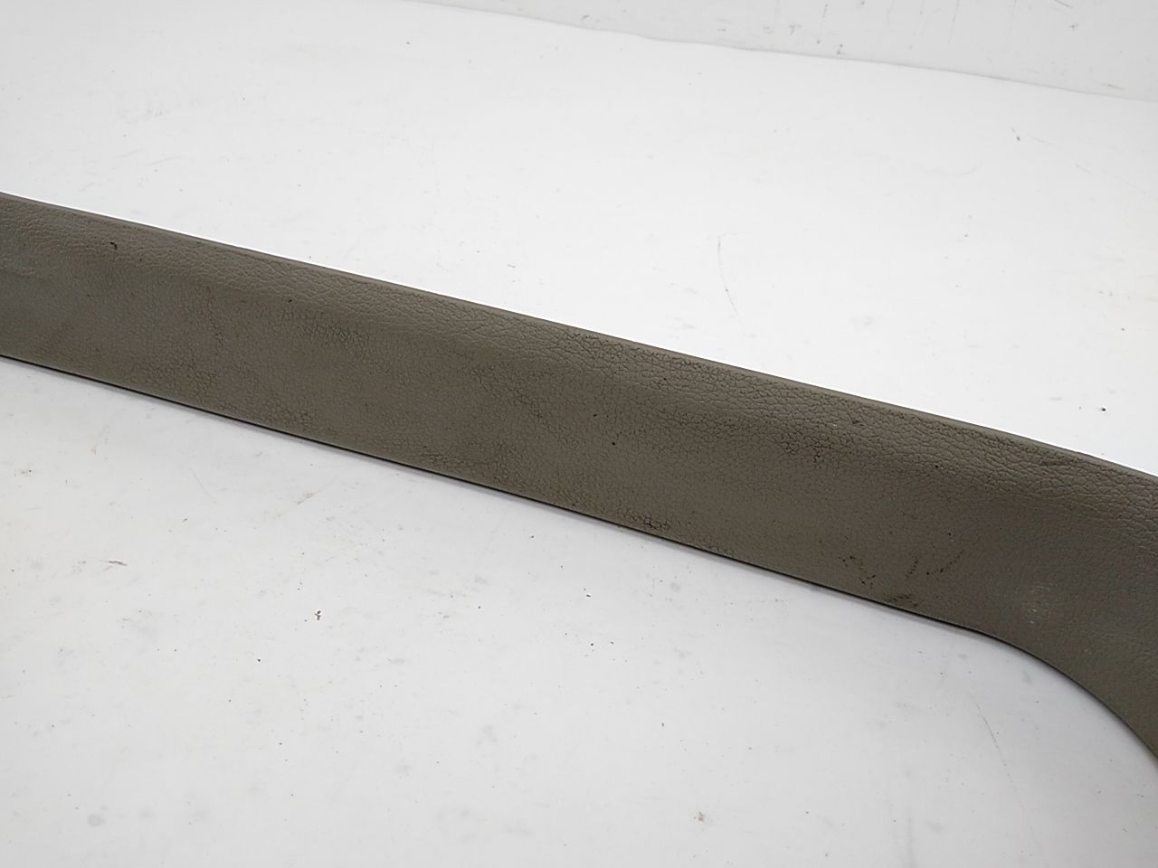 Volvo V70 Passenger Right Front Door Sill Trim