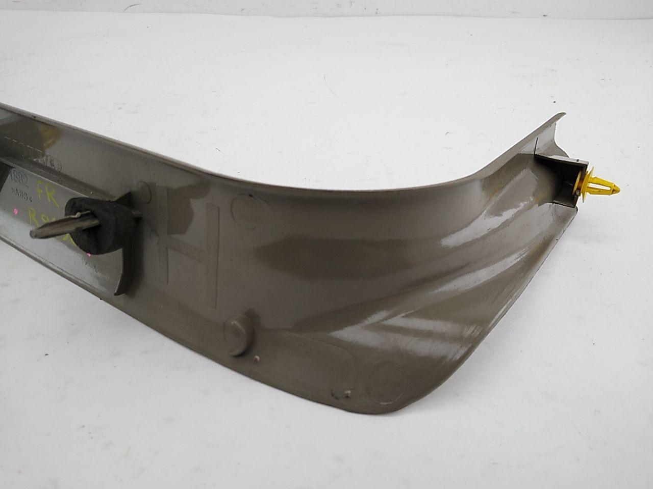 Volvo V70 Passenger Right Front Door Sill Trim