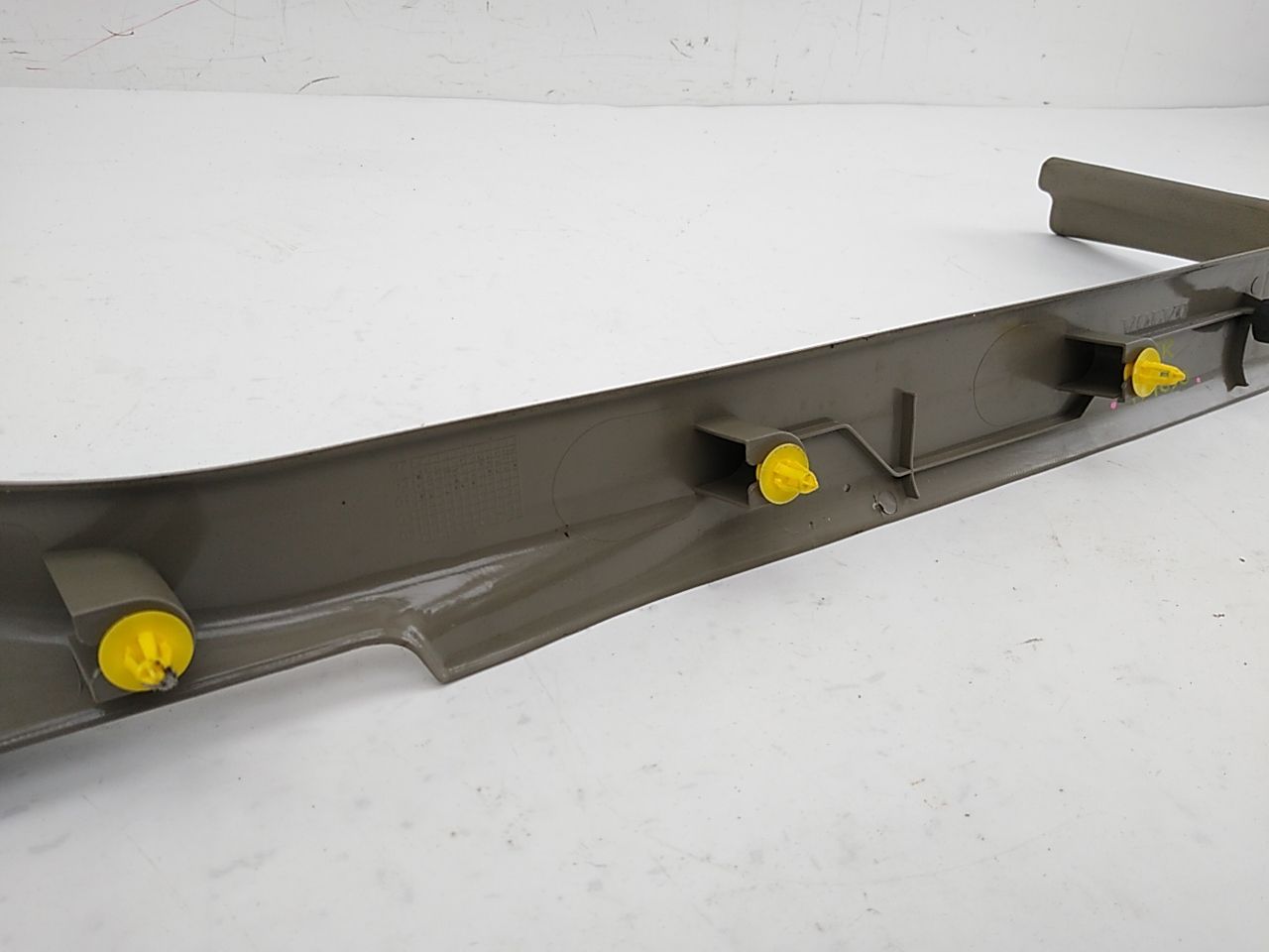 Volvo V70 Passenger Right Front Door Sill Trim