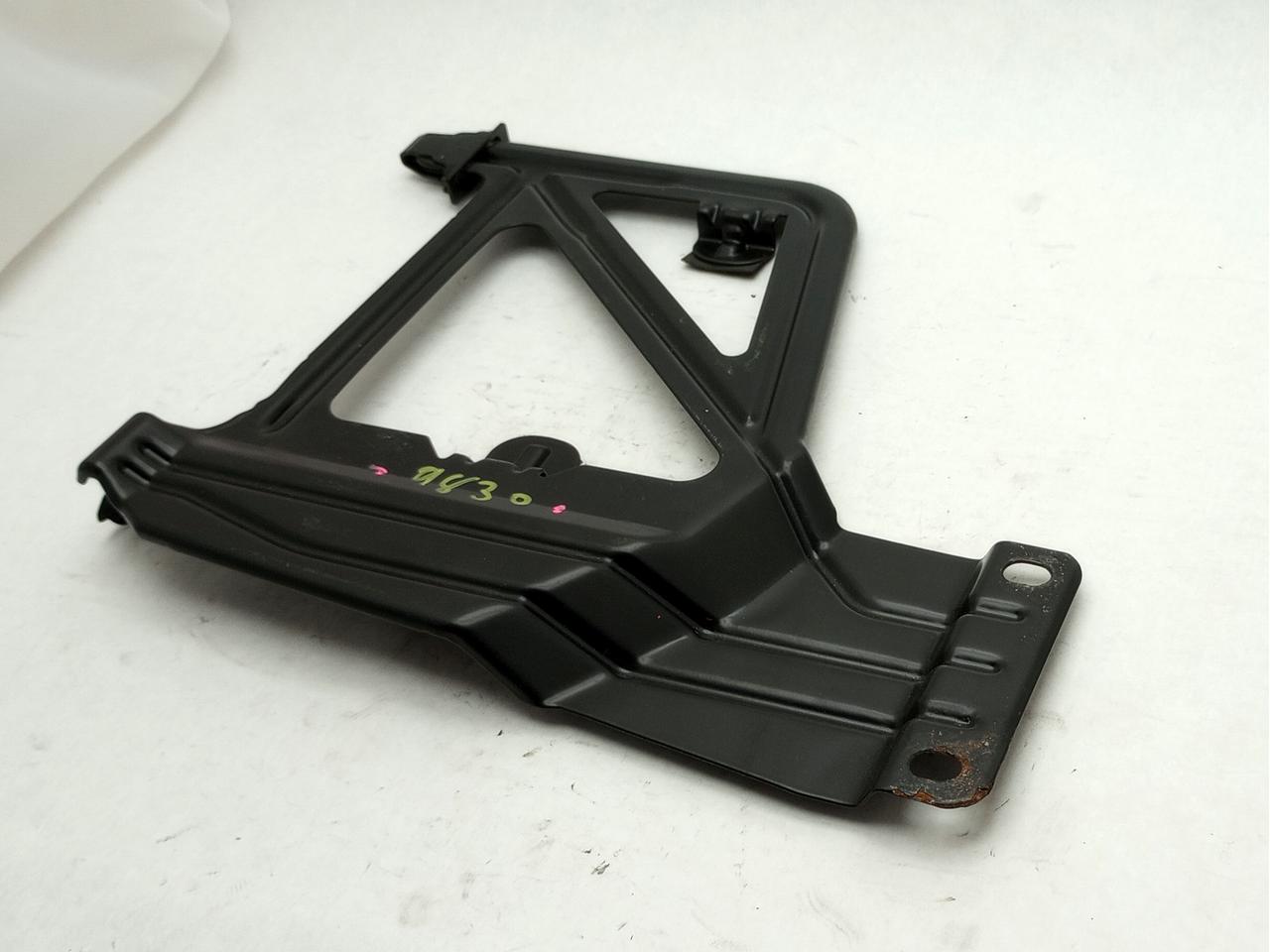 Volvo V70 Battery Hold Down Bracket - 0