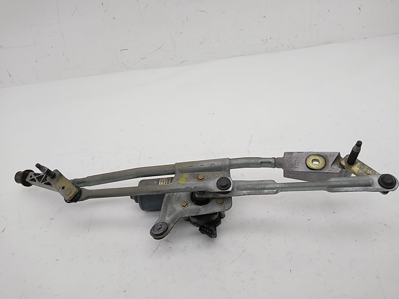 Volvo V70 Front Windshield Wiper Transmission and Motor - 0