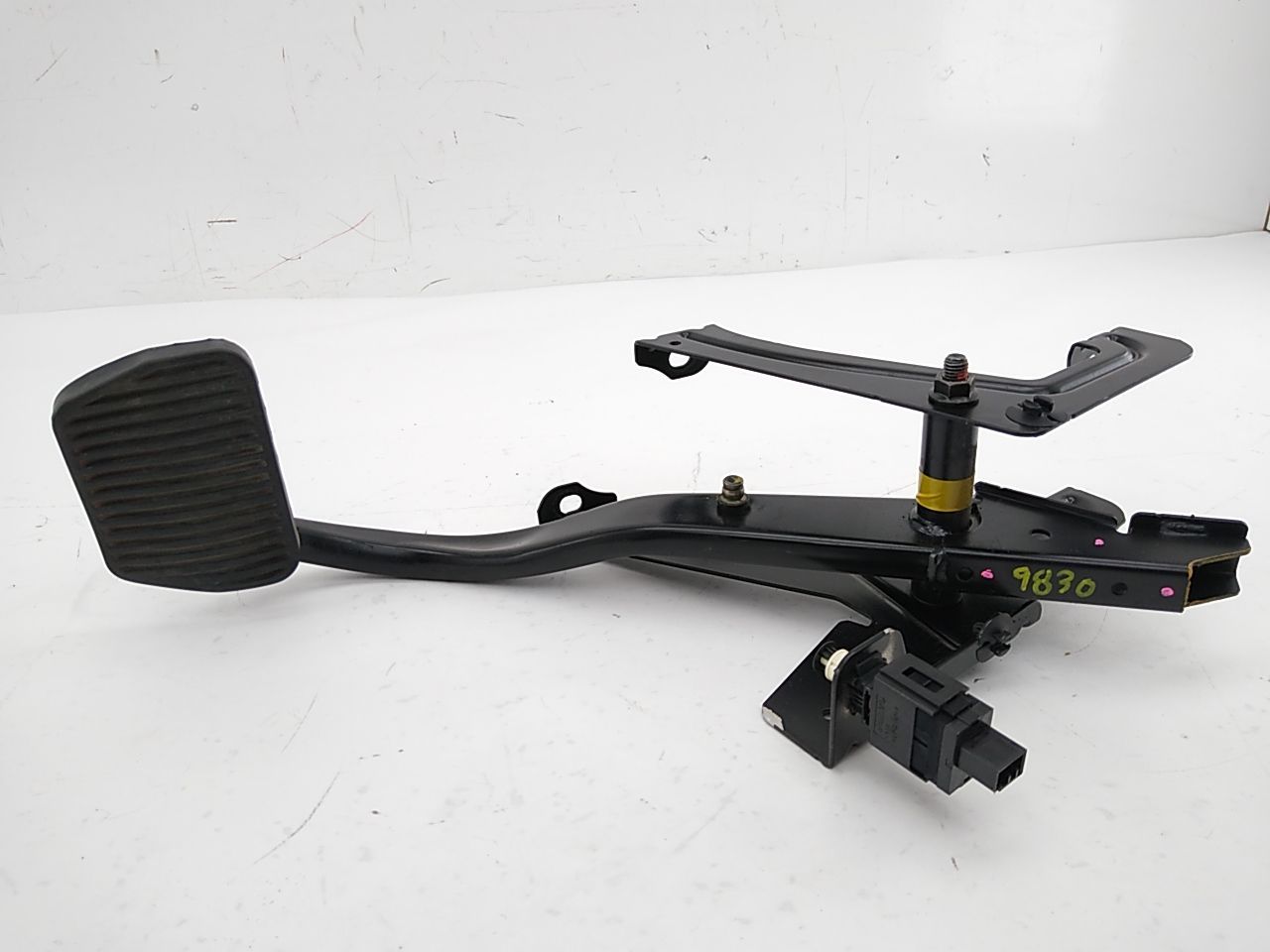 Volvo V70 Brake Pedal Assembly