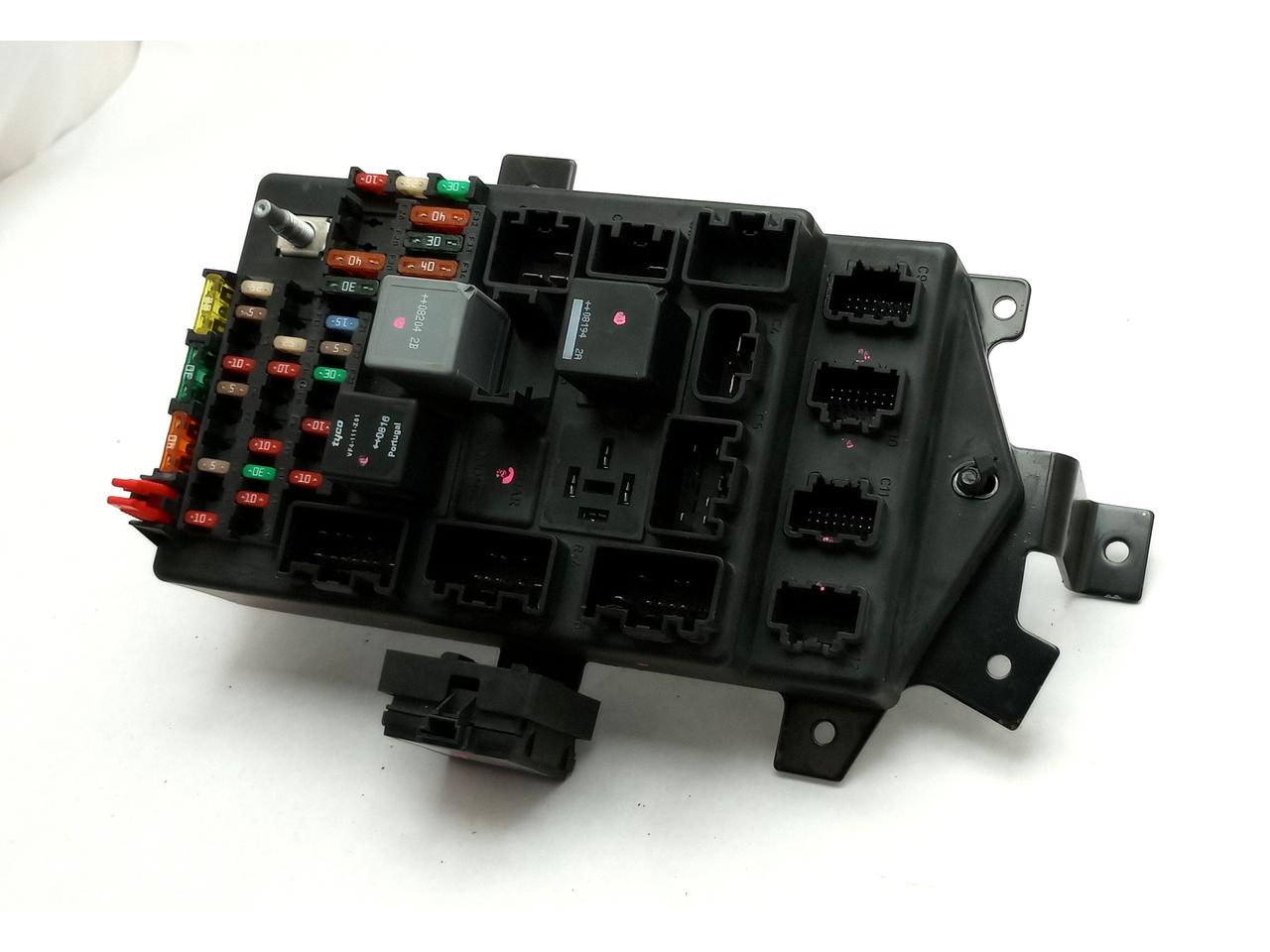 Jaguar XK Passenger Right Front Cabin Fuse Box