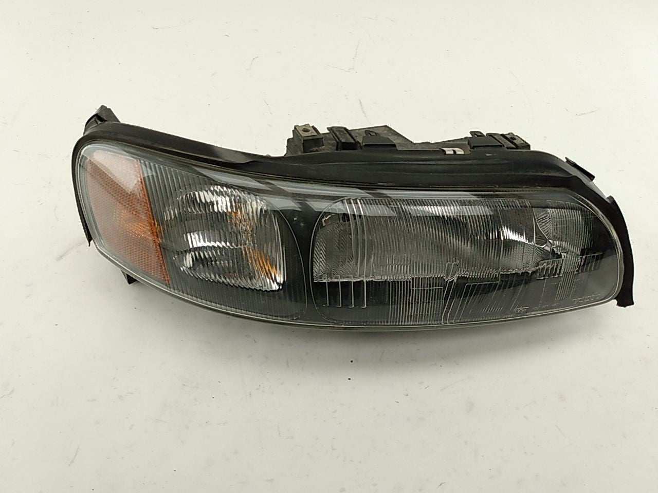 Volvo V70 Passenger Right Headlight Lamp - 0