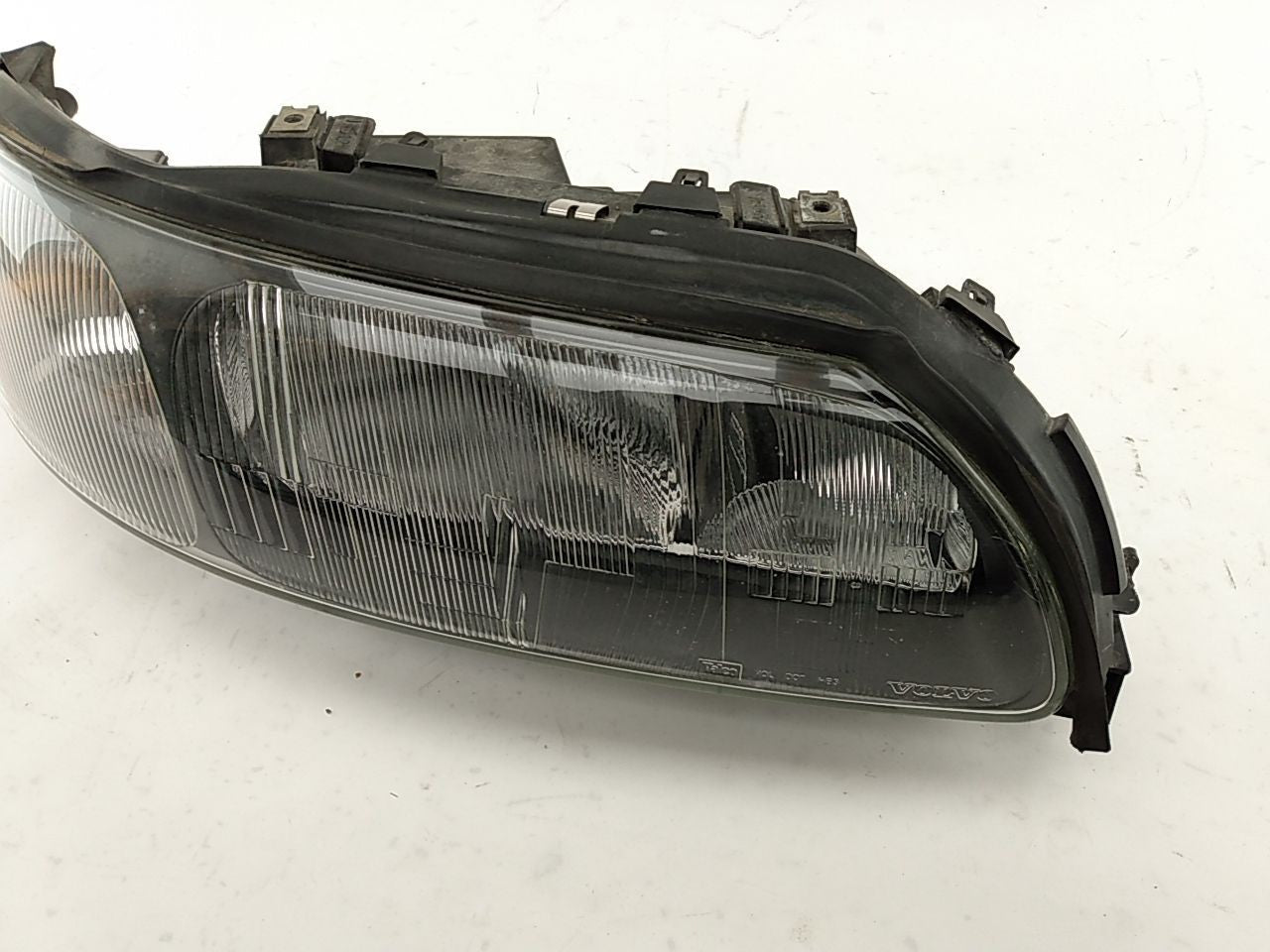 Volvo V70 Passenger Right Headlight Lamp