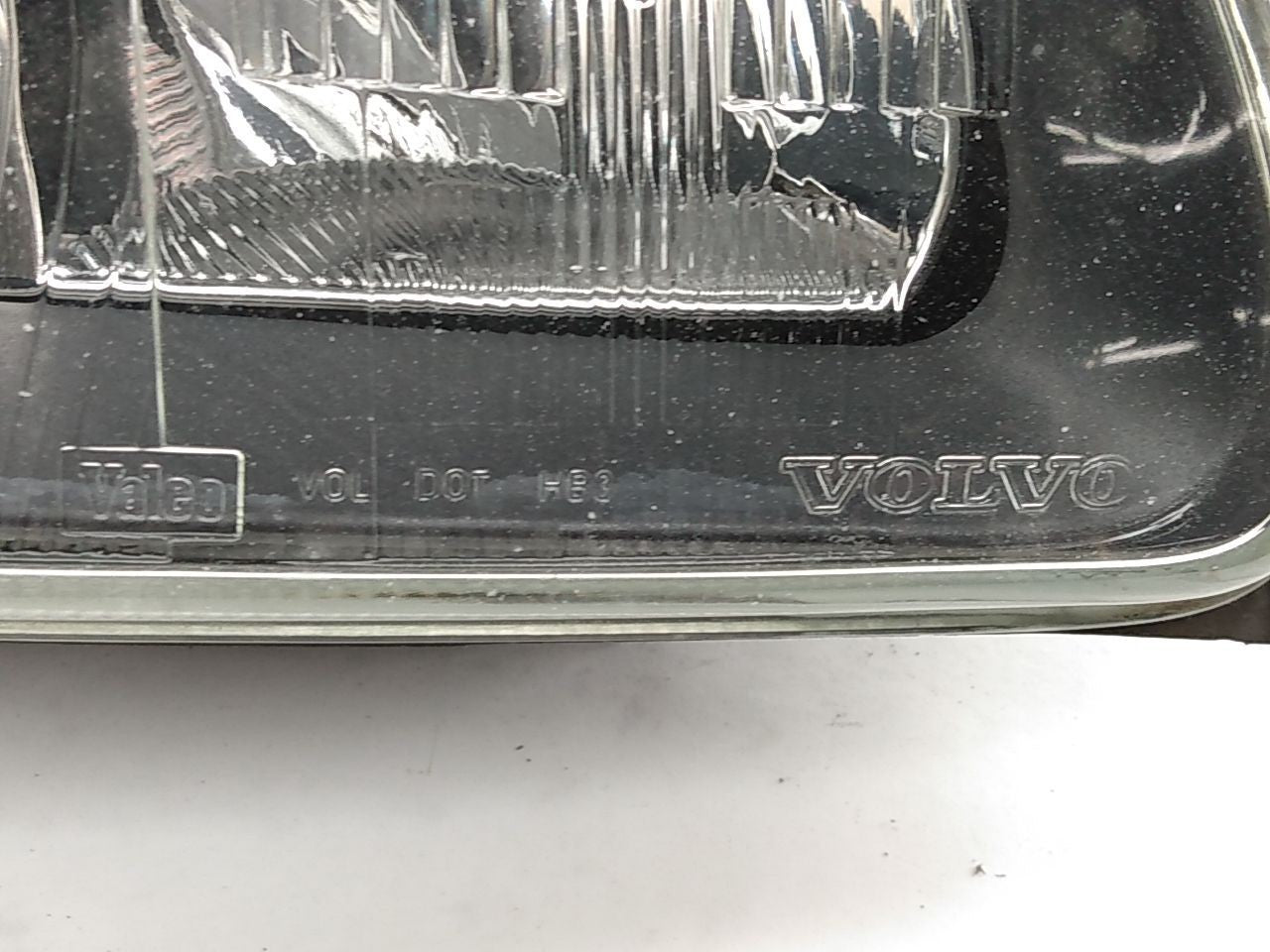 Volvo V70 Passenger Right Headlight Lamp