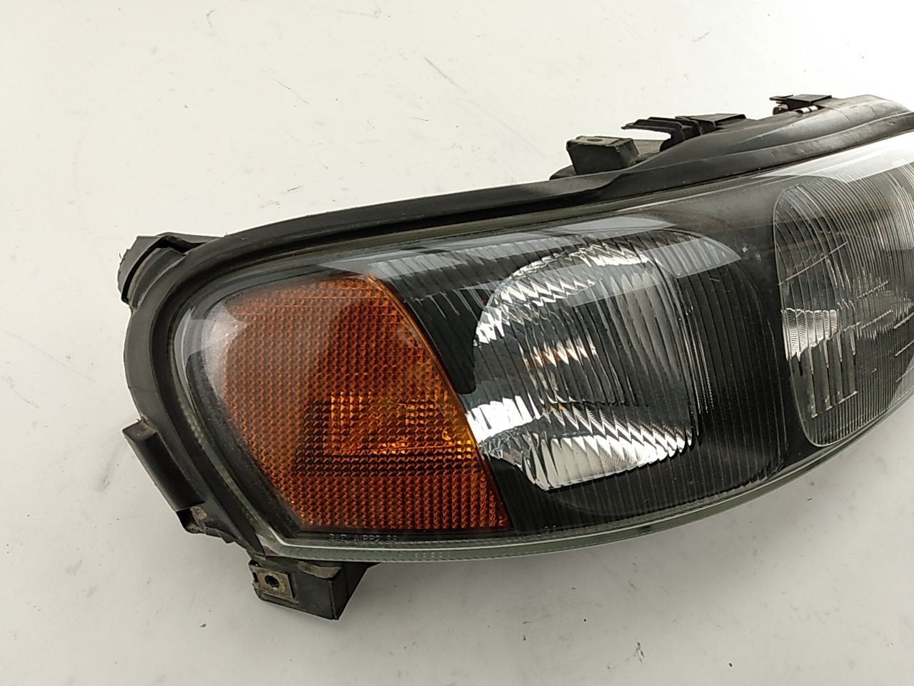 Volvo V70 Passenger Right Headlight Lamp