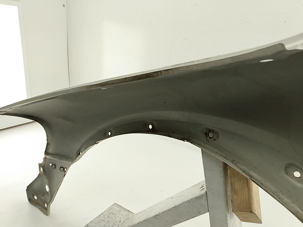 Volvo V70 Passenger Right Front Fender