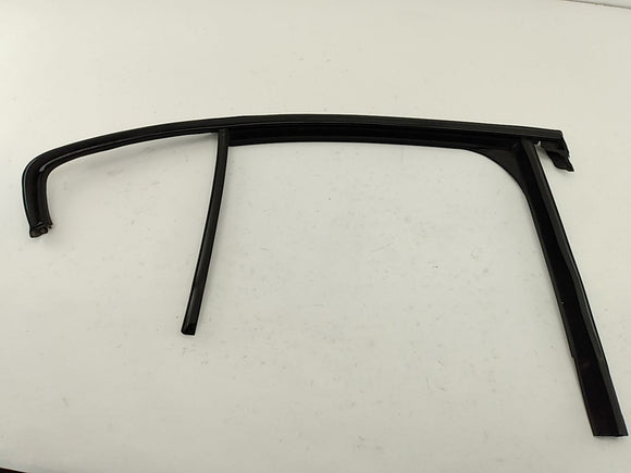 Alfa Romeo Giulia Passenger Right Rear Upper Door Window Seal