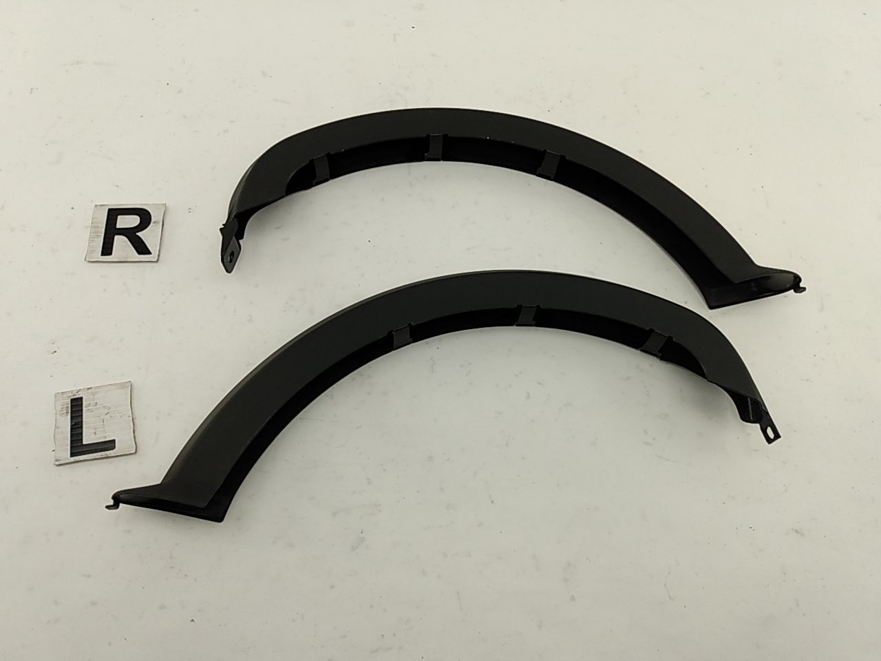 Alfa Romeo Giulia Pair Of Trunk Hinge Trim Covers