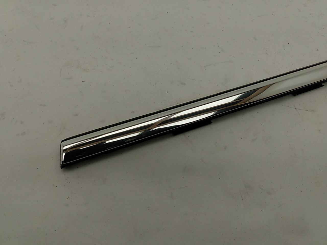 Alfa Romeo Giulia Driver Left Rear Exterior Door Window Molding Trim