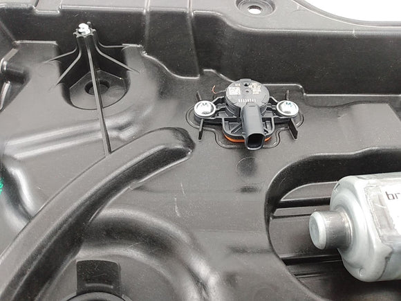 Alfa Romeo Giulia Driver Left Front Door Window Regulator