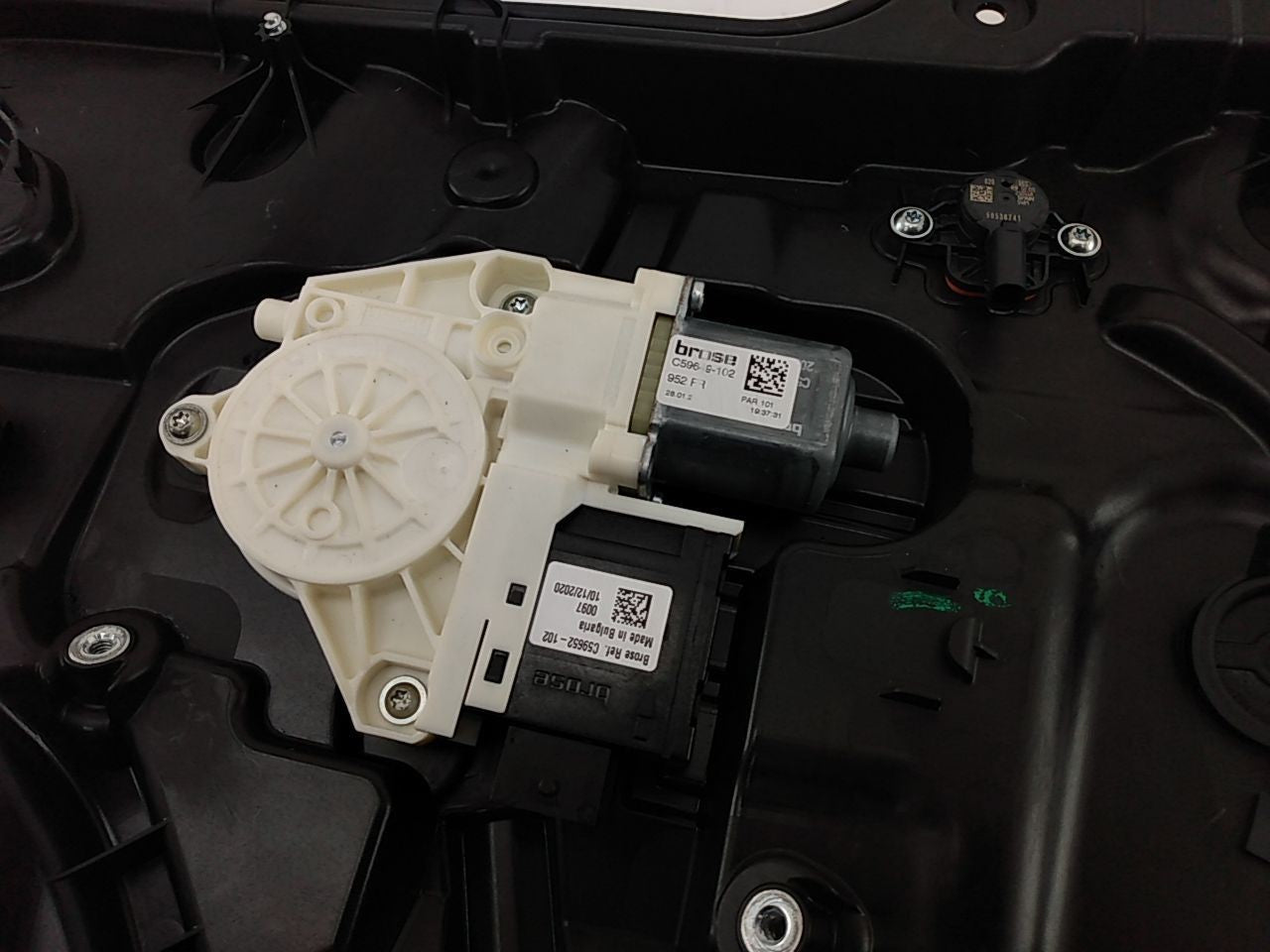 Alfa Romeo Giulia Passenger Right Front Window Regulator