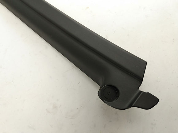 Alfa Romeo Giulia Passenger Right Front Door Window Frame Trim