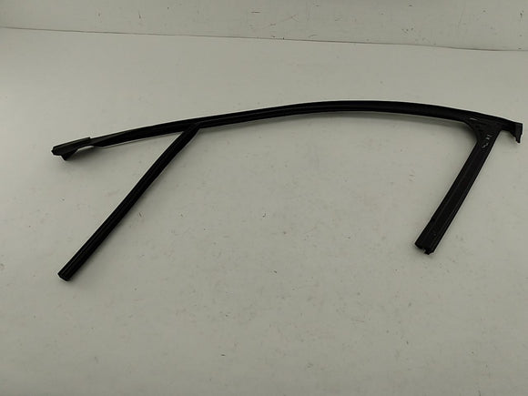 Alfa Romeo Giulia Passenger Right Front Upper Door Seal Molding