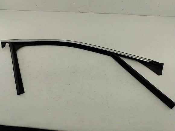Alfa Romeo Giulia Passenger Right Front Upper Door Seal Molding