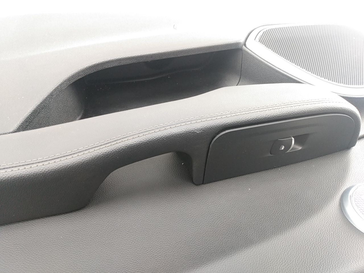 Alfa Romeo Giulia Passenger Right Front Door Panel