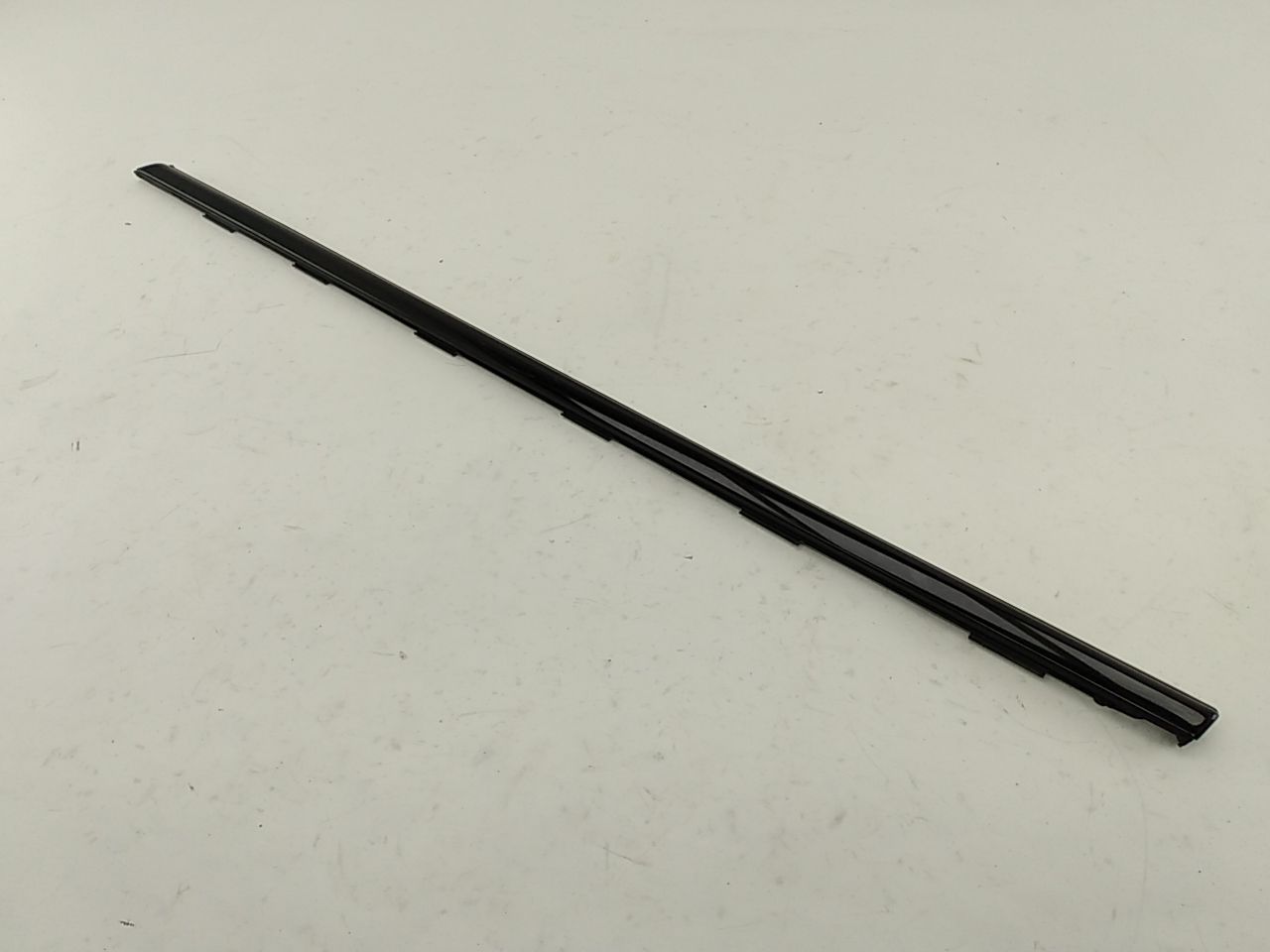 Alfa Romeo Giulia Driver Left Front Exterior Door Window Molding Trim