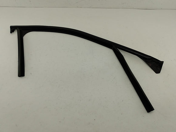 Alfa Romeo Giulia Passenger Right Front Upper Door Window Seal
