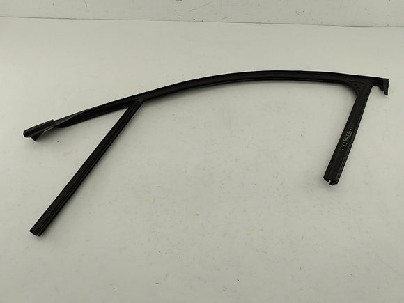 Alfa Romeo Giulia Passenger Right Front Upper Door Window Seal