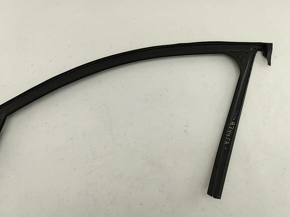 Alfa Romeo Giulia Passenger Right Front Upper Door Window Seal