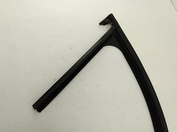 Alfa Romeo Giulia Passenger Right Front Upper Door Window Seal
