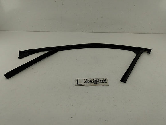 Alfa Romeo Giulia Driver Left Front Upper Door Window Seal