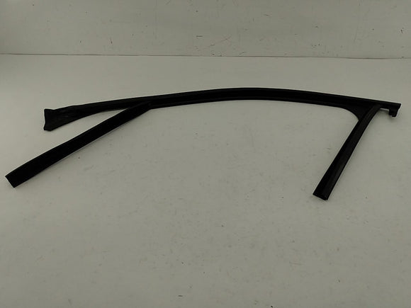 Alfa Romeo Giulia Driver Left Front Upper Door Window Seal