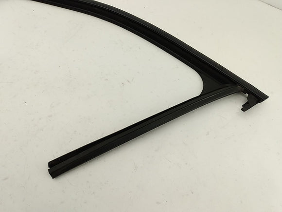 Alfa Romeo Giulia Driver Left Front Upper Door Window Seal