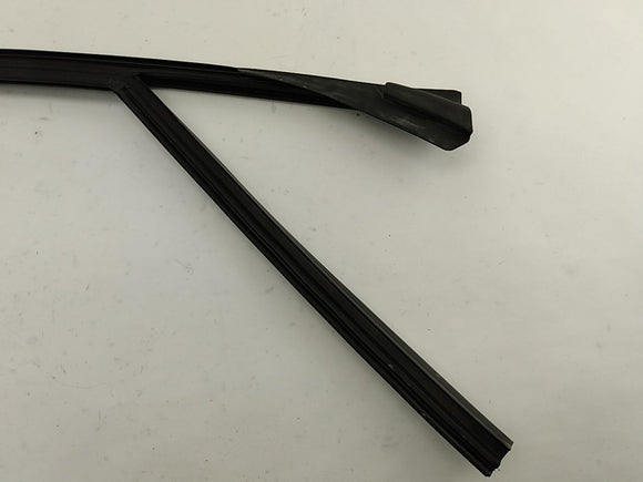 Alfa Romeo Giulia Driver Left Front Upper Door Window Seal