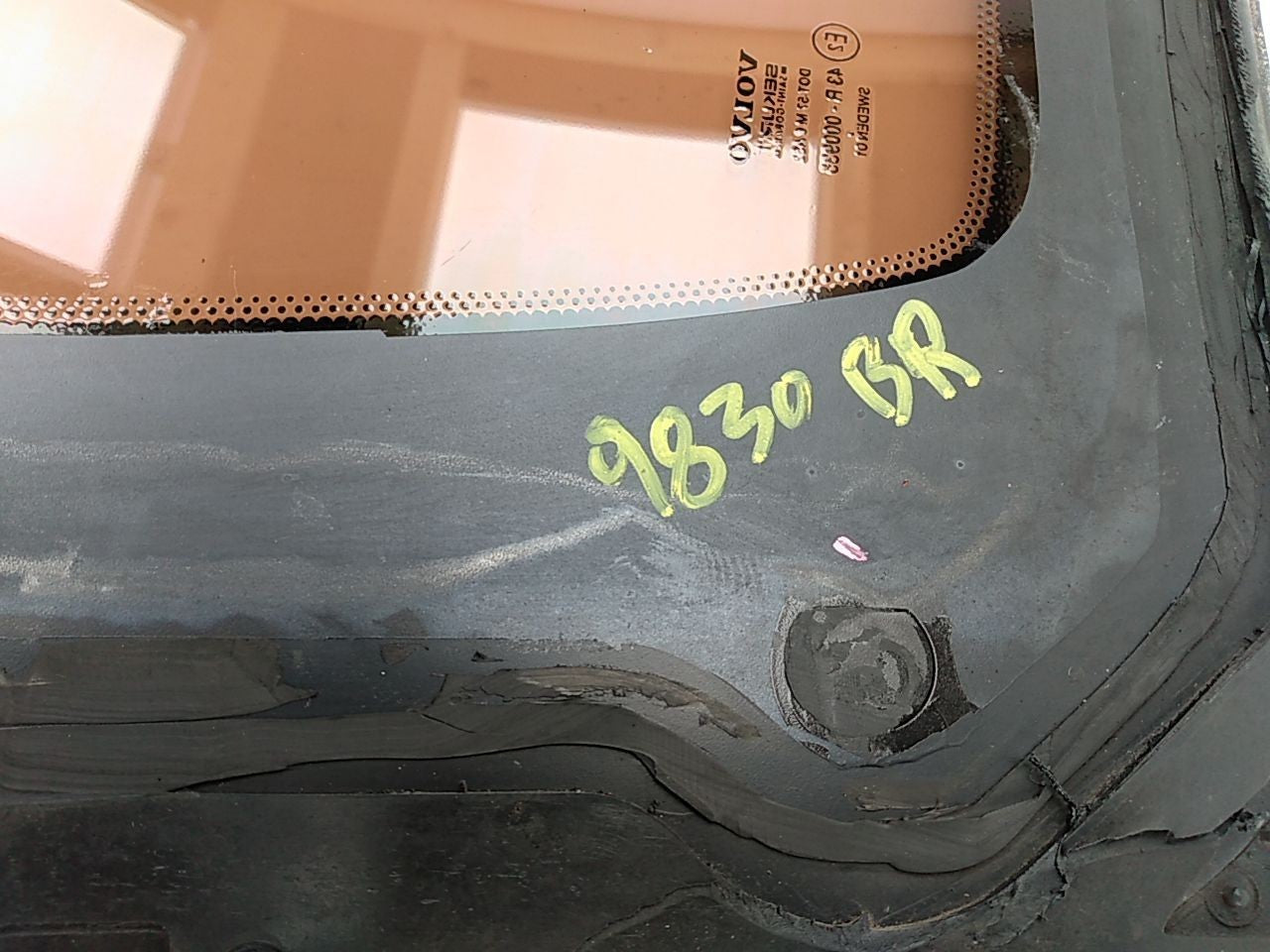 Volvo V70 Passenger Right Rear Quarter Glass