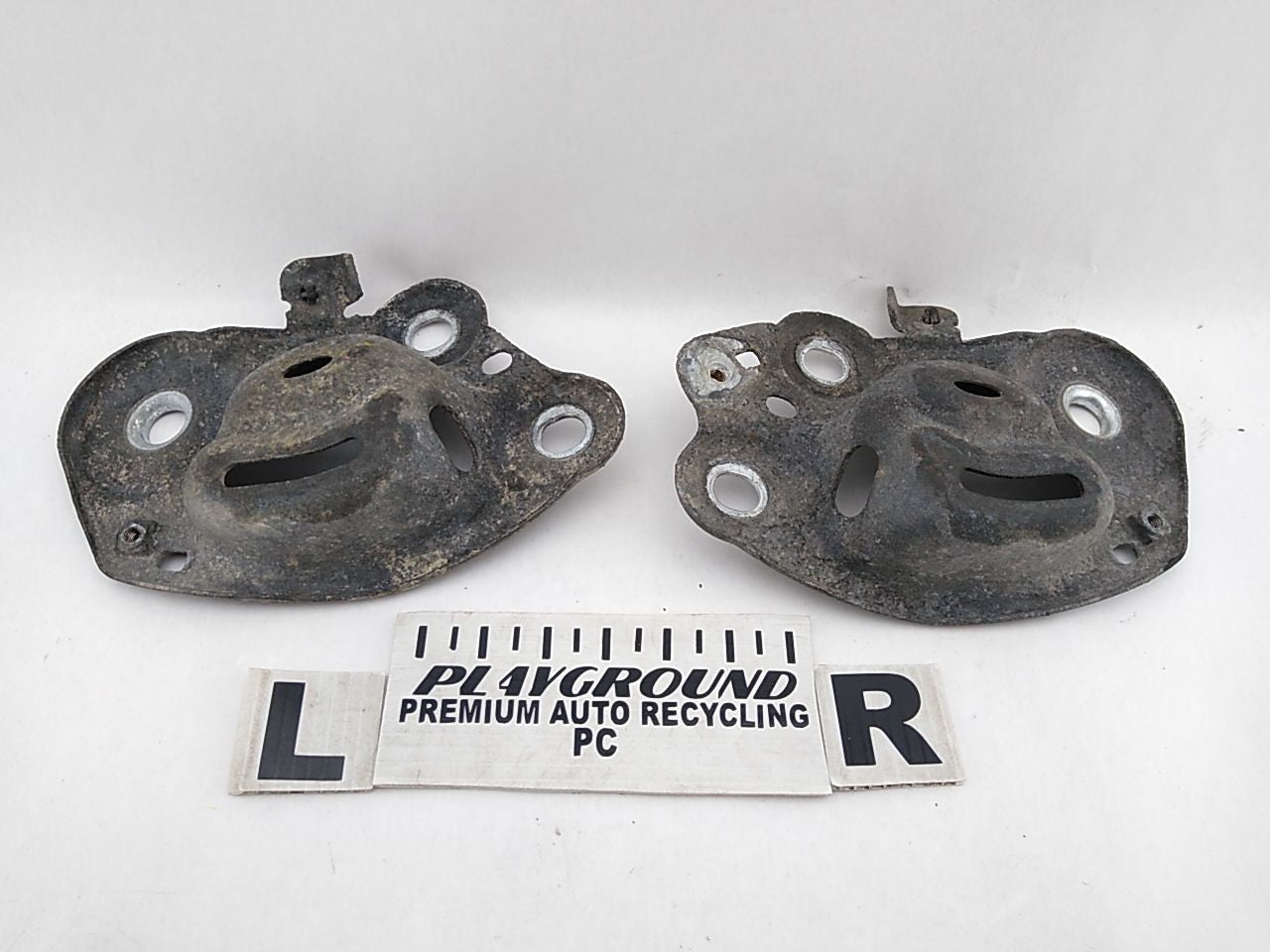 Volvo V70 Pair Of Rear Subframe Mounts