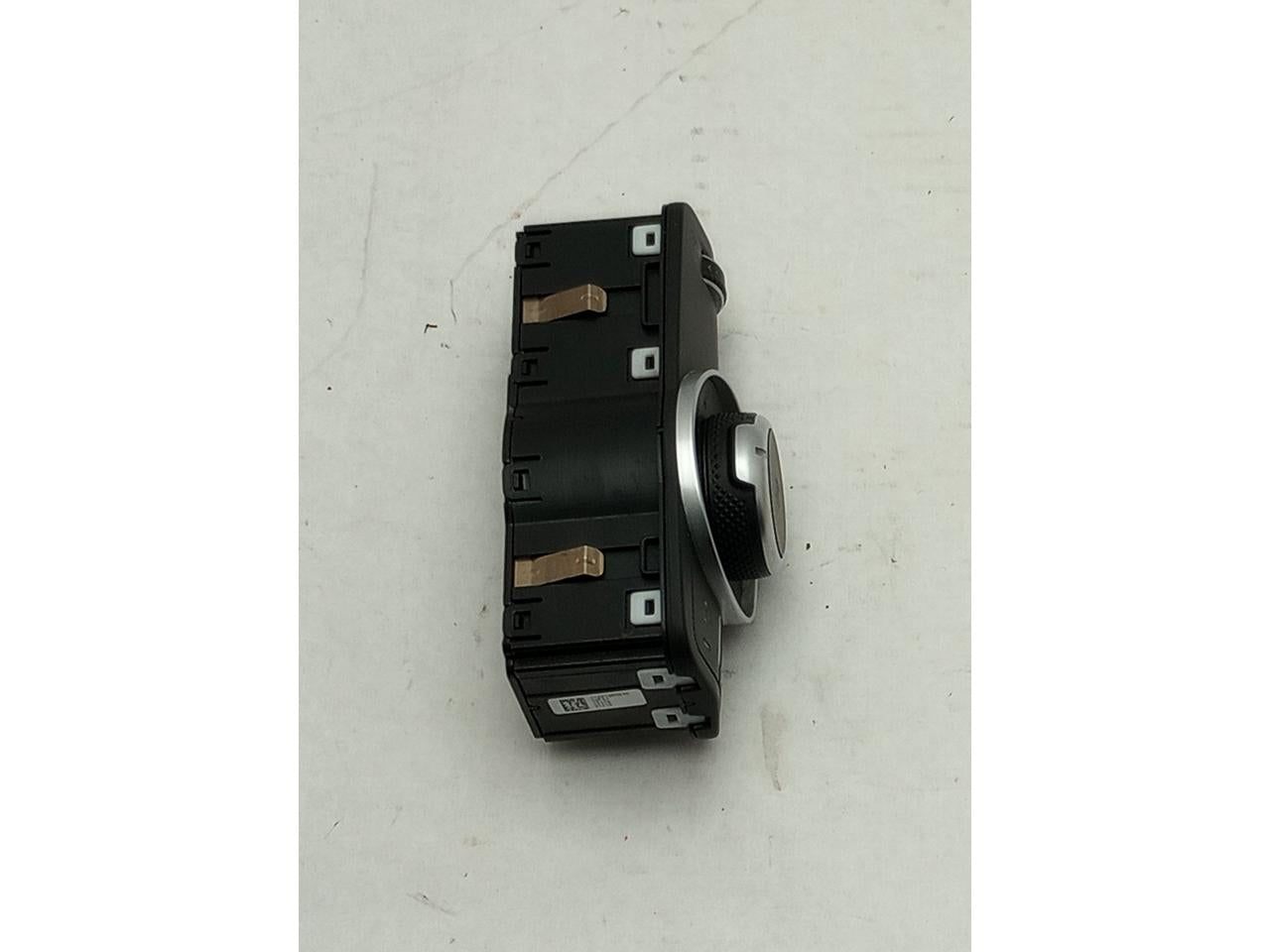 Alfa Romeo Giulia Headlight Switch Control