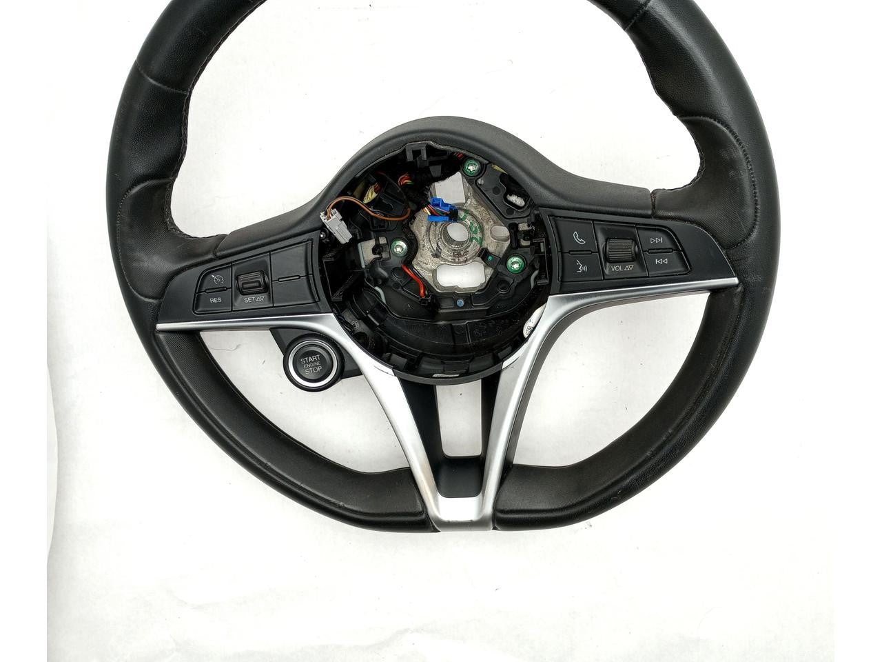 Alfa Romeo Giulia Steering Wheel