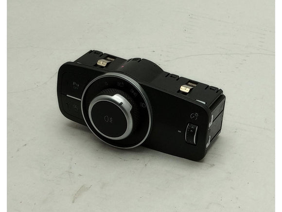 Alfa Romeo Giulia Headlight Switch Control