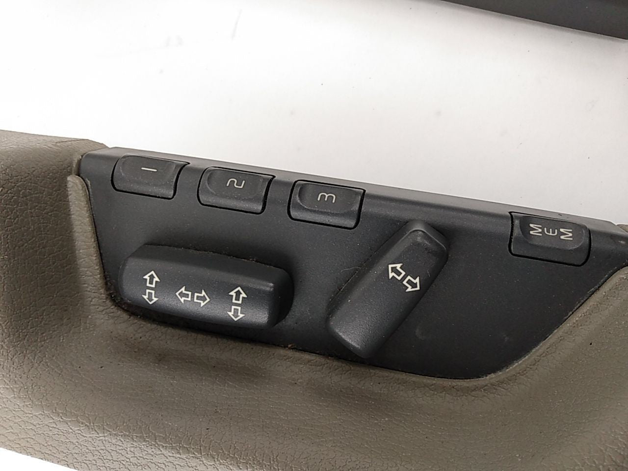 Volvo V70 Pair Of Front Seat Switch Controls