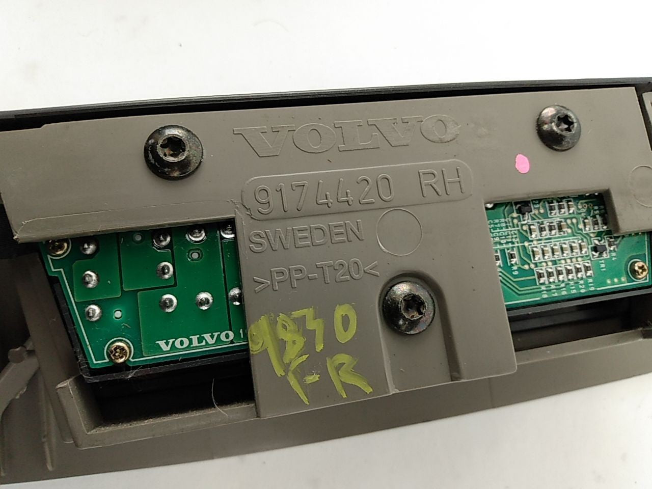 Volvo V70 Pair Of Front Seat Switch Controls