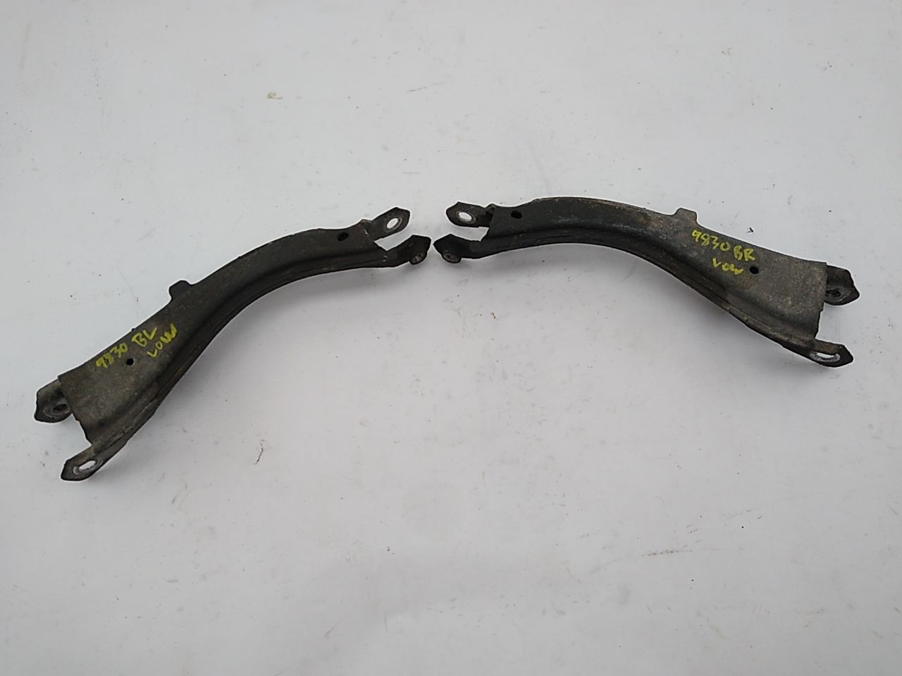 Volvo V70 Pair Of Rear Lower Control Arms - 0