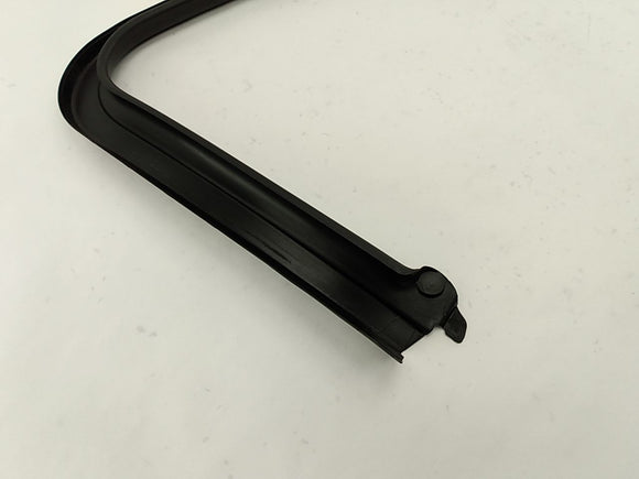 Alfa Romeo Giulia Passenger Right Front Door Window Frame Trim
