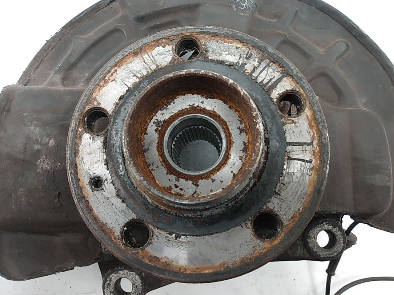 Volvo V70 Passenger Right Front Spindle Knucke Hub