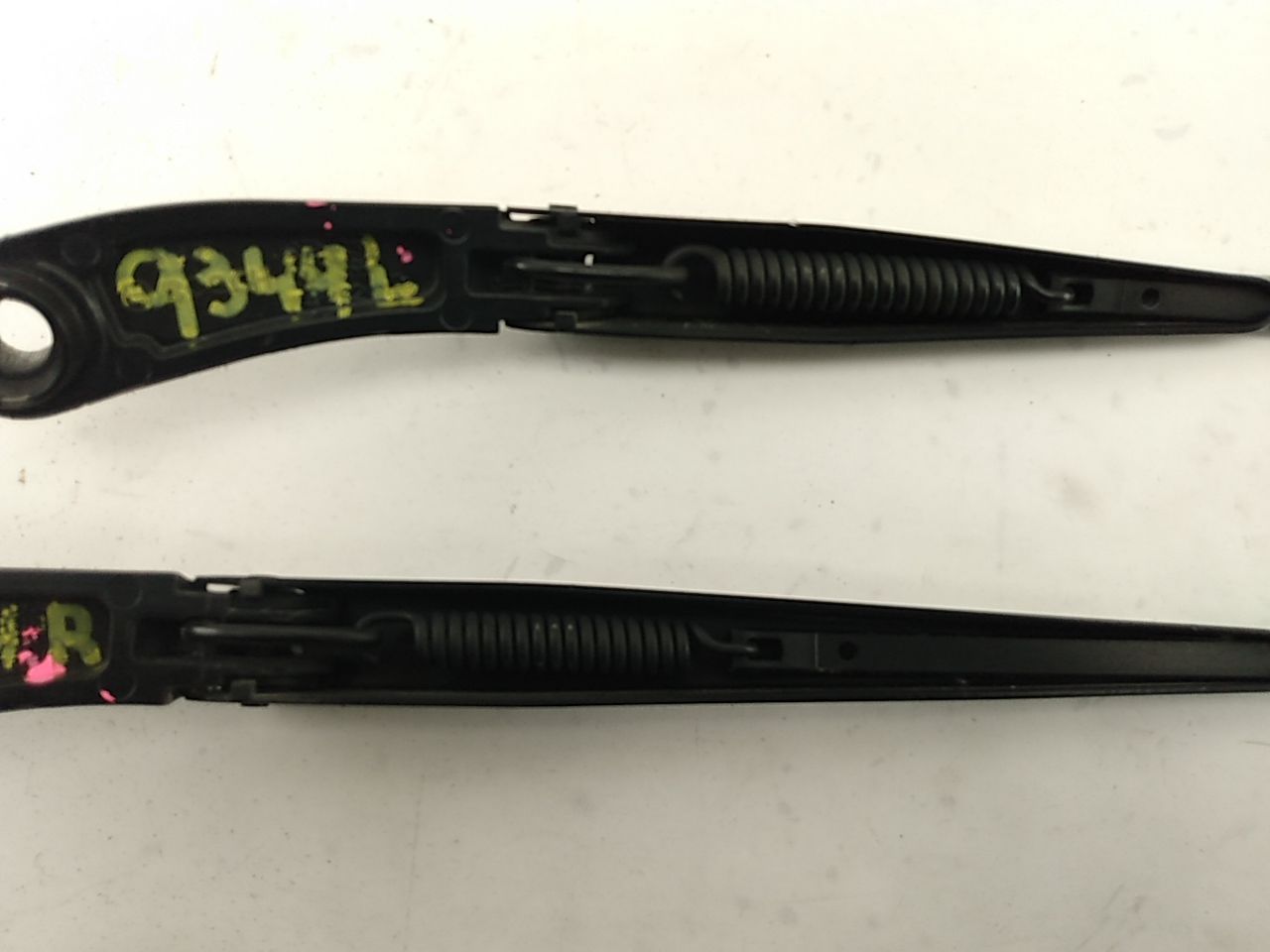 Alfa Romeo Giulia Pair Of Windshield Wiper Arms
