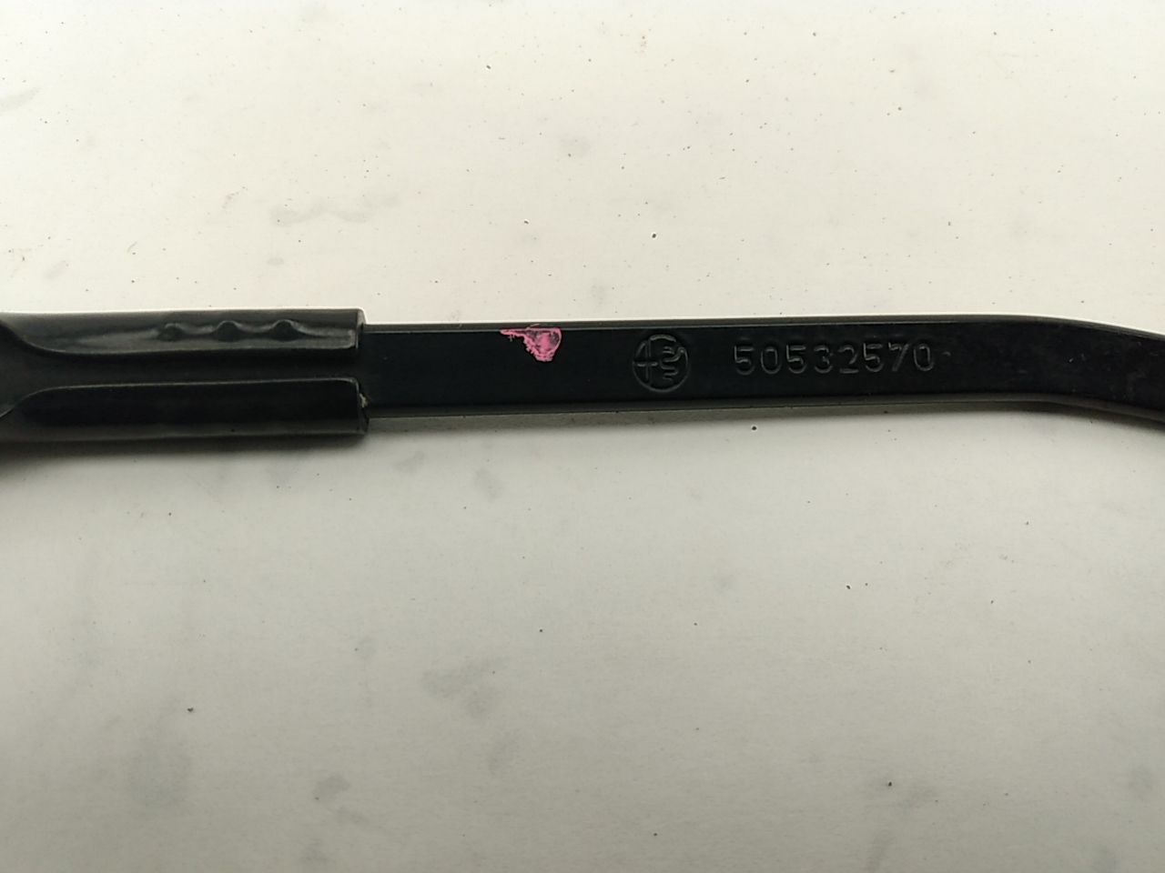 Alfa Romeo Giulia Pair Of Windshield Wiper Arms