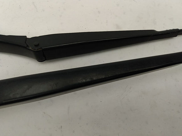 Alfa Romeo Giulia Pair Of Windshield Wiper Arms