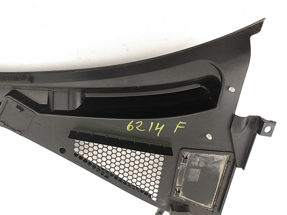 Alfa Romeo Giulia Windshield Wiper Cowl Panel
